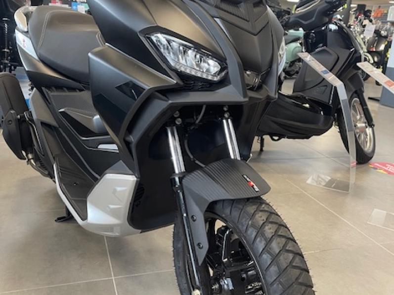 Aprilia sr gt 125 abs- neuf-leasing 38 euros/mois