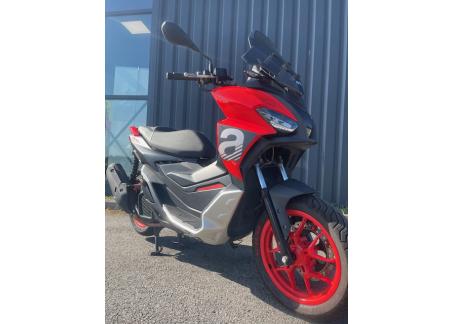 APRILIA SR GT 125 SPORT - GARANTIE 1 AN - 1ERE MAIN