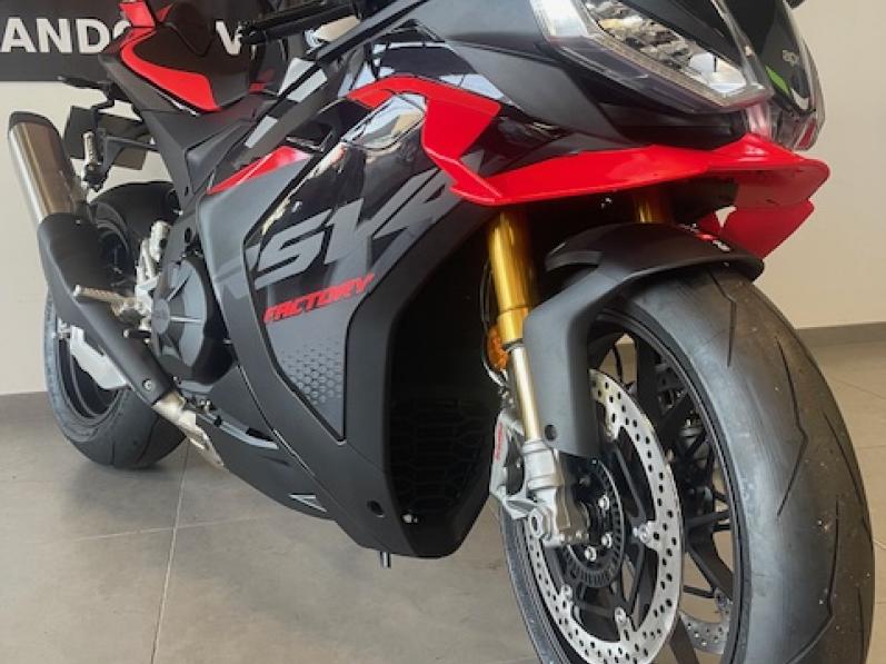 APRILIA RSV4 1100 FACTORY 2025 / DECEMBRE 2025 / 3 KM LEASING 391 €/MOIS*
