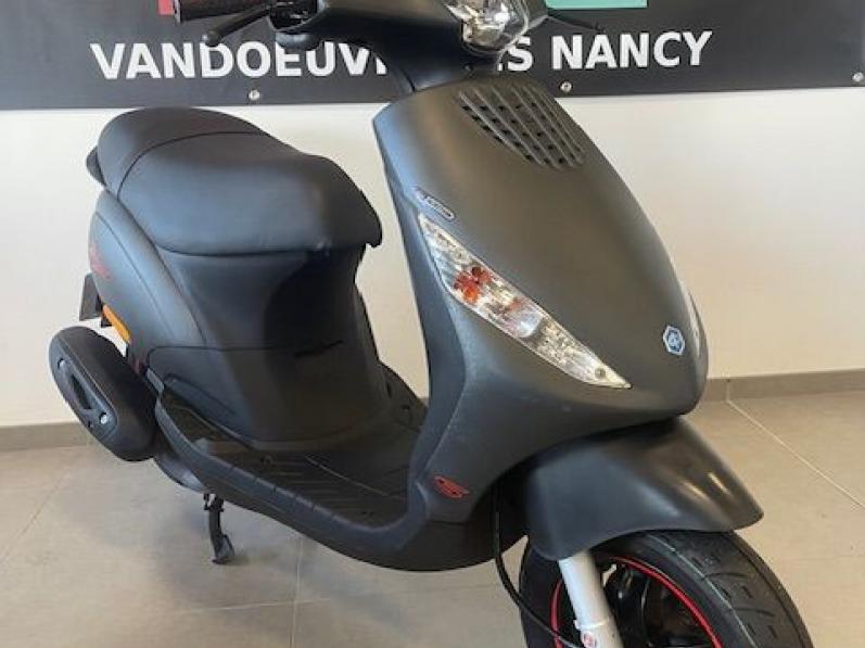 PIAGGIO ZIP S 50 - GTIE 1 AN - 3431 KM - 1ERE MAIN