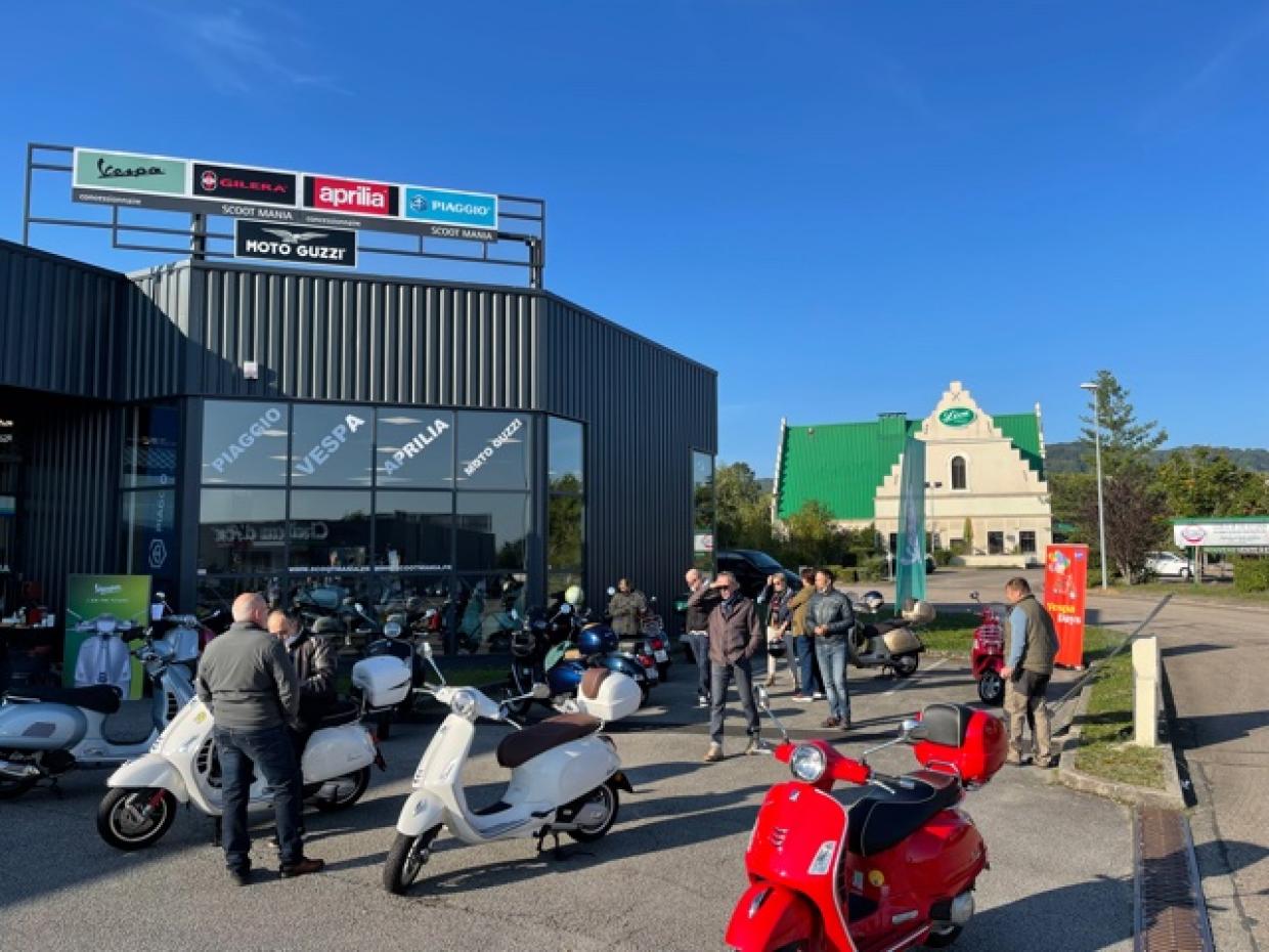 BELLE MATINEE EN VESPA SUR LES ROUTES DU SAINTOIS 